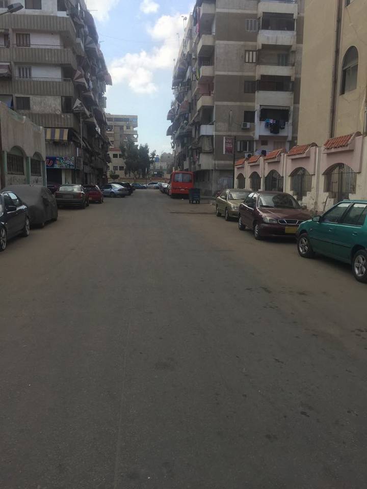 محافظ بورسعيد يستجيب لشكوي سيدة بشأن مستوي النظافة في محيط سكنها