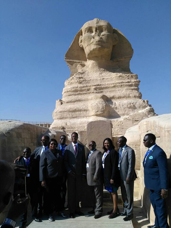 رئيس زامبيا يزور اهرامات الجيزة