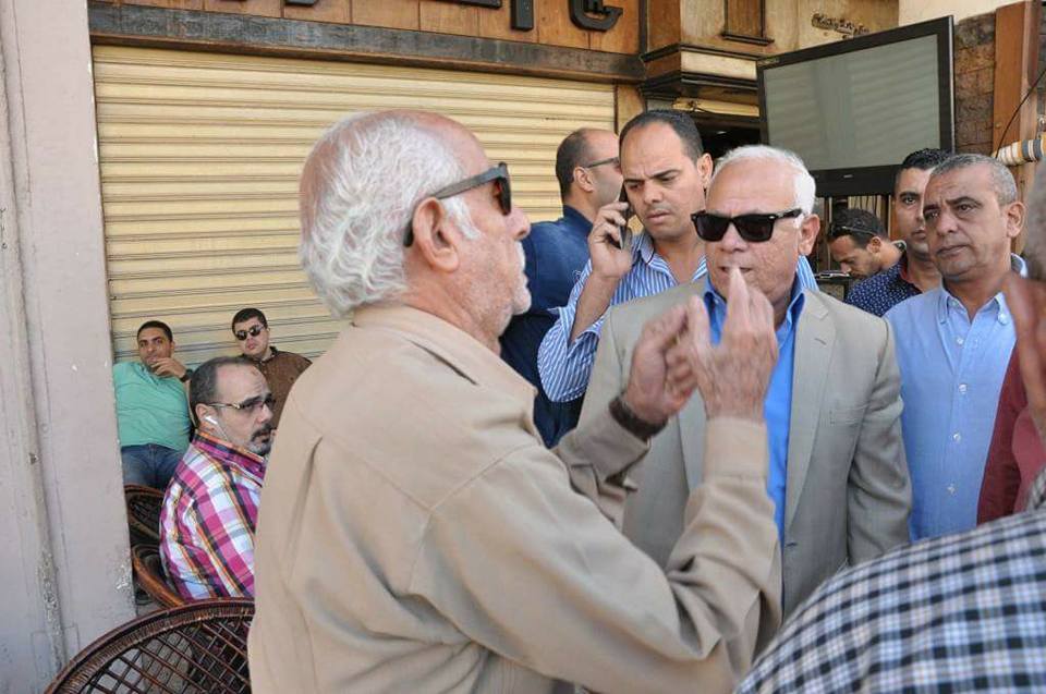 محافظ بورسعيد يستجيب لشكوي مواطنين من الصرف الصحي