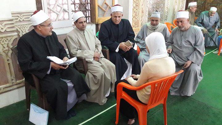 الدكتور شعلان يختبر حفظة القرآن الكريم بالبحيرة 