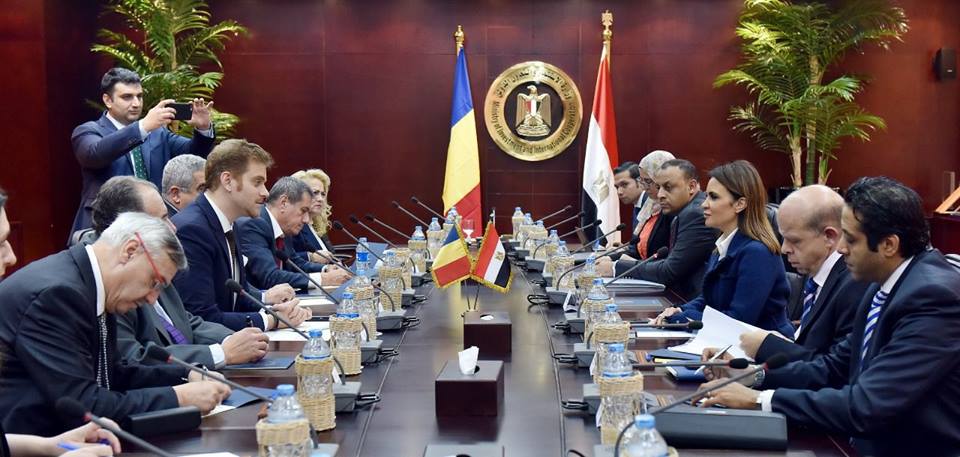  نصر تتفق مع وزير ريادة الاعمال الروماني على زيادة حجم استثمارات بلاده فى مصر