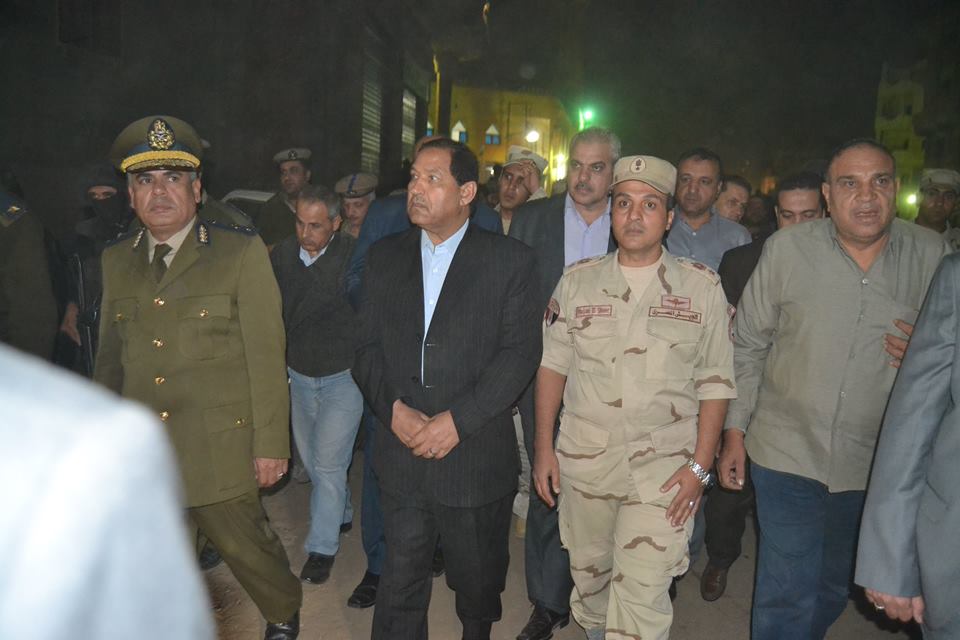 محافظ الغربية يؤدى صلاة الجنازة على جثمان شهيد الوطن بزفتى بالغربية 