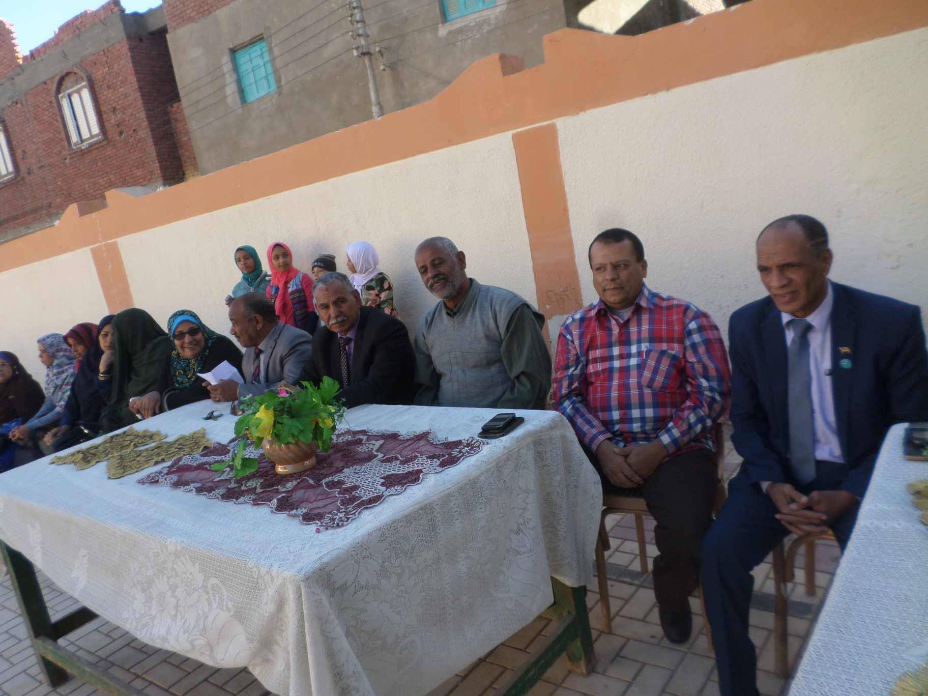 مدرسة المجاهدين الإبتدائية بالوادي الجديد تحتفل بعيد الطفولة