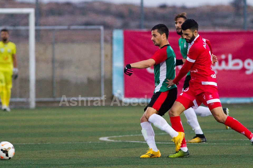 المكبر يتعمق بالصدارة بفوز خارجي صعب على البيرة بدوري الوطنية للمحترفين