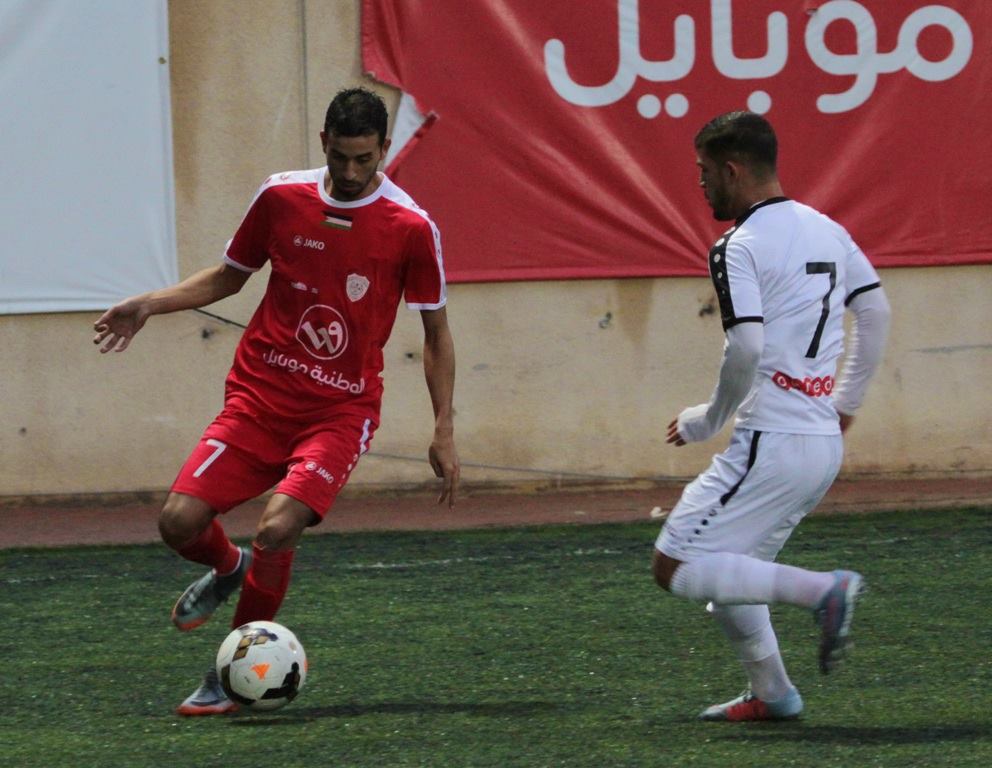 التعادل السلبي يسيطر على لقاء شباب الخليل بدوري الوطنية للمحترفين
