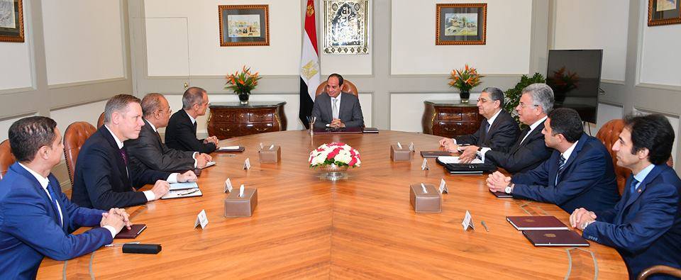 السيسى يستقبل رئيس مجلس ادارة شركة ”شنايدر إليكتريك” العالمية