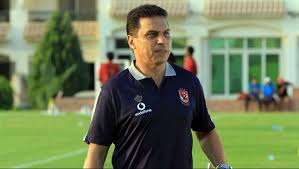 البدري يعقد محاضره فنيه قبل انطلاق مباراه الاهلي والمصري