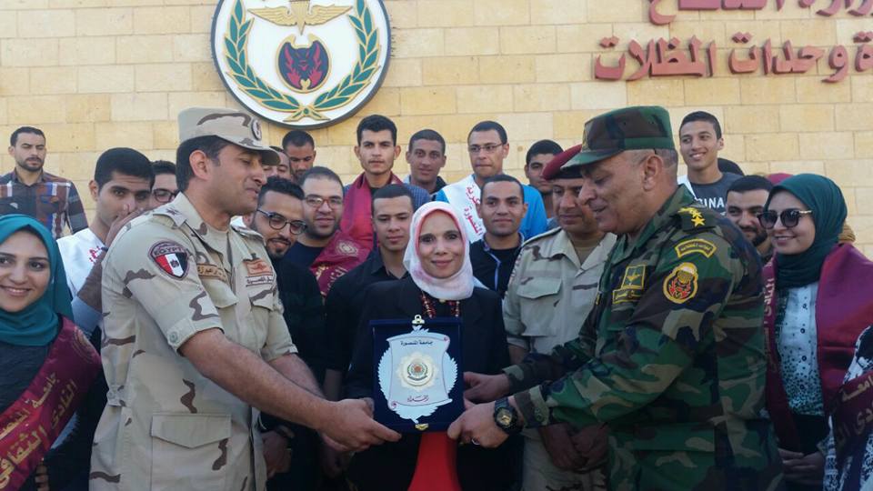 التربية العسكرية بجامعة المنصورة في زيارة لوحدة المظلات ببلبيس