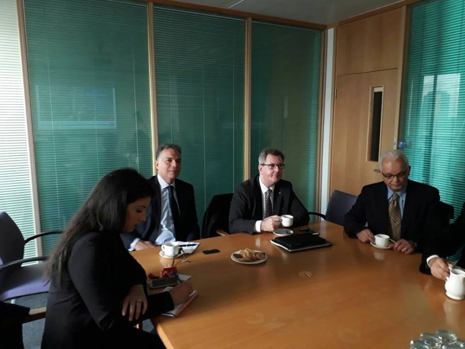 وزير النقل يطلع على أحدث الطرق في إدارة منظومة النقل والمواصلات البريطانية