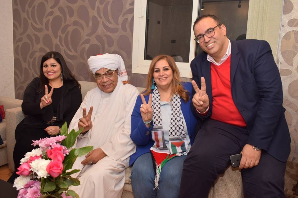 بالصور.. الشيف الفلسطيني حاتم حسن يحصل علي الدكتوراة الفخرية بحضور أهل الفن