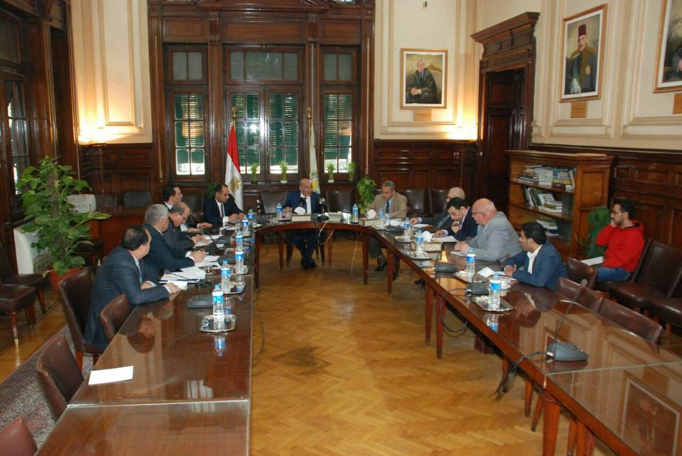 وزير الزراعة يطمأن على الاجراءات الاحترازية لمجابهة فيروس انفلونزا الطيور