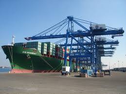 ميناء دمياط استقبل 4 سفن حاويات و 8 سفن بضائع عامة اليوم