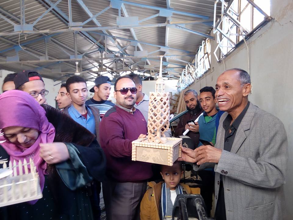 إعلام الوادي الجديد ينفذ جولة ميدانية فى ختام برنامج مبادرة استثمار مخلفات النخيل