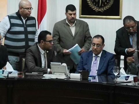 النائب أحمد زيدان يلتقي وزير الإسكان لبحث مشاكل الصرف الصحي بدائرة الساحل
