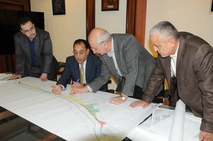 مدبولى يتابع الموقف التنفيذى فى العلمين الجديدة والشريط الساحلى بأسوان الجديدة