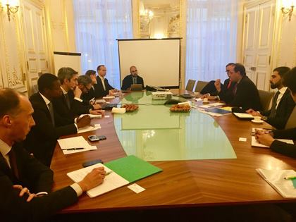 حلقة نقاشية مع مستثمرين فرنسيين نظمها بنك “بي إن بي باريبا” بباريس