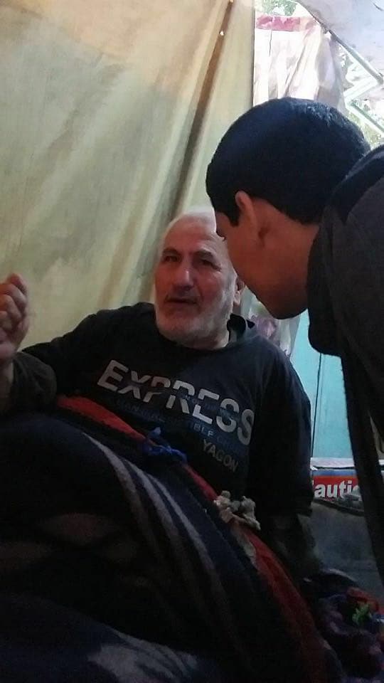 نقل مسن من أصل فلسطيني مقيم في الشارع لأكثر من ٦ سنوات إلى دار رعاية