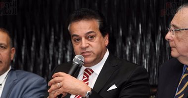 وزير التعليم العالى يتابع تطورات تنفيذ أول سيارة مصرية بكليات الهندسة