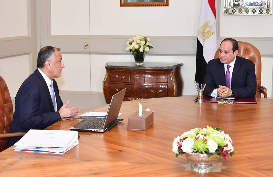 السيسى يجتمع مع محافظ البنك المركزى