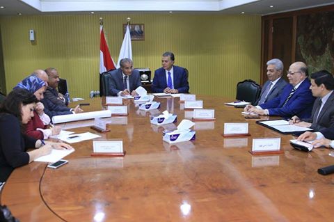 عرفات يبحث سبل تفعيل نقل السلع الاستراتيجية بالسكة الحديد