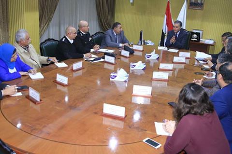 وزير النقل يجتمع مع قيادات هيئة الطرق والكباري