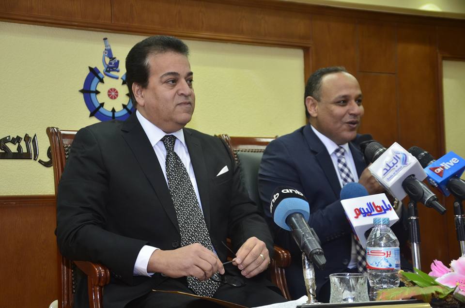 وزير التعليم العالى والبحث العلمى يؤكد حرص القيادة السياسية على الاهتمام بالبحث العلمى ودعم ورعاية المبتكرين والباحثين