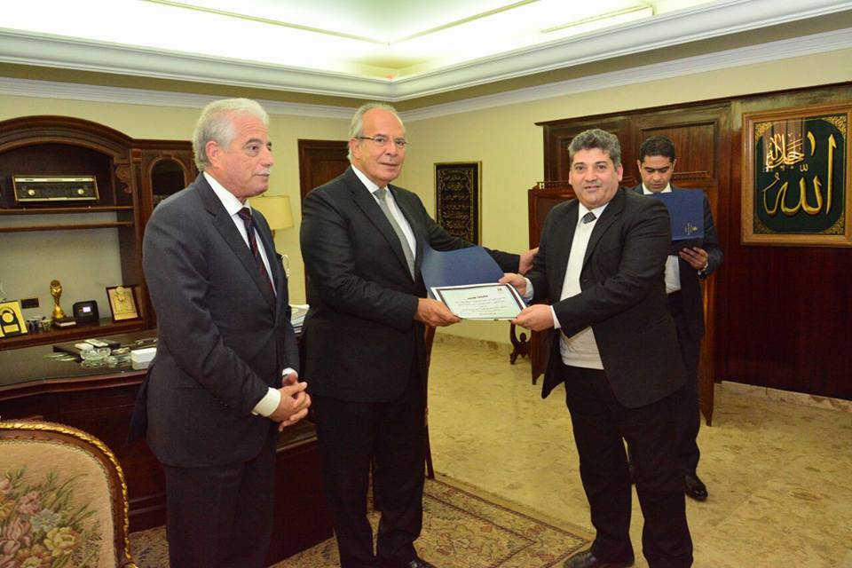 وزير التنمية المحلية يكرم ٣ من قيادات محافظة جنوب سيناء بحضور اللواء خالد فودة