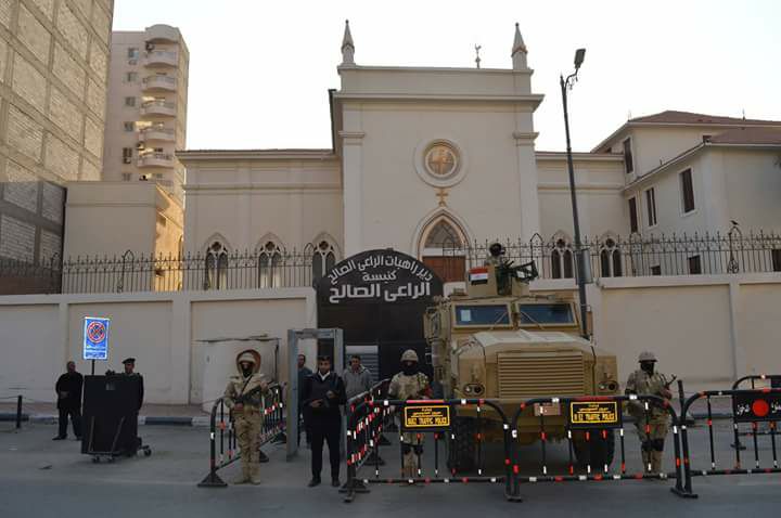 عناصر من القوات المسلحة والشرطة المدنية لتامين المنشآت والمرافق العامة