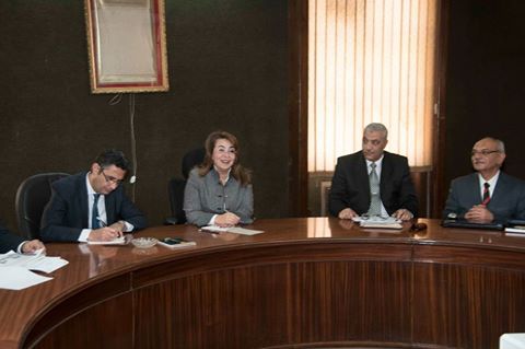 والى تستعرض أحد المبادرات الجديدة التي يطلقها مشروع مستورة في اجتماع مع بنك ناصر