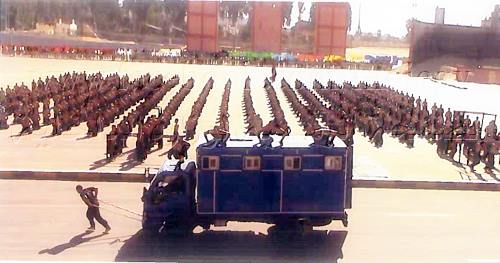 مساعد الوزير لقطاع قوات الأمن يشهد عرض تدريبى للمجندين المستجدين