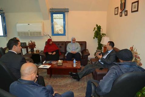 وزير التعليم العالى يستعرض تقريراً حول آليات التعاون مع وزارة التجارة والصناعة فى إطار ربط البحث العلمى بالصناعة