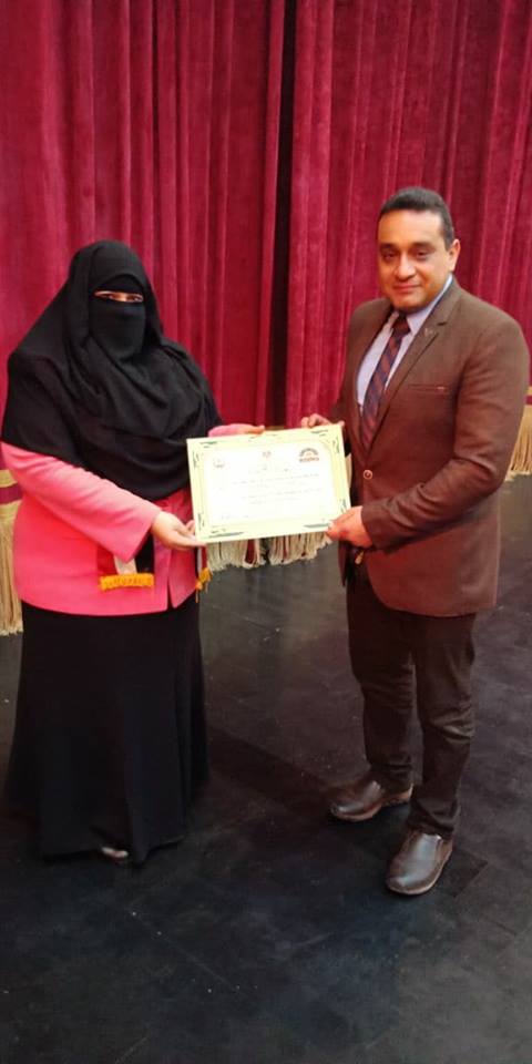 تكريم العقيد حاتم صابر بالملتقى الأول للمشروع الوطني علمني اقرأ واكتب وافهم بوزارة الشباب والرياضة