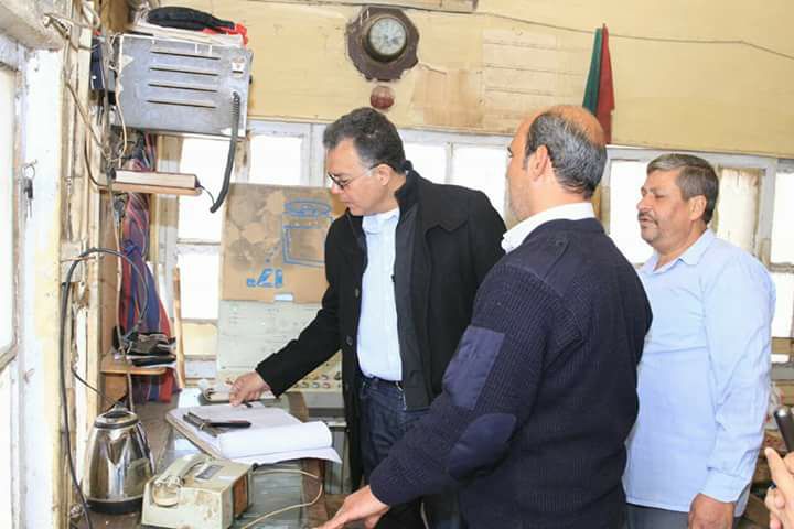 وزير النقل يفاجئ العاملين بمزلقان وبلوك محطة رملة الانجب للسكك الحديدية