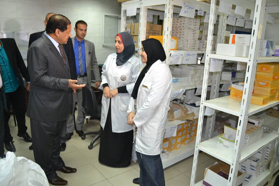 محافظ الغربية يتفقد أحوال المرضى بمستشفى كفر الزيات العام