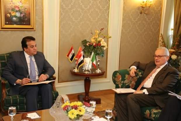 عبد الغفار يبحث مع السفير الإيطالي بالقاهرة تعزيز التعاون بين البلدين