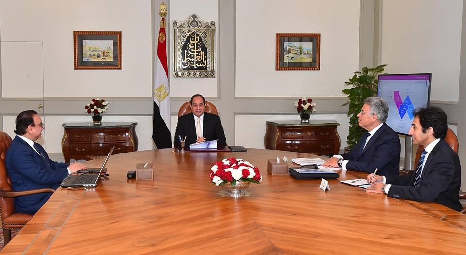 السيسى يشدد على الاستمرار في تنفيذ مشروعات المُدن والمجتمعات الذكية والمناطق التكنولوجية