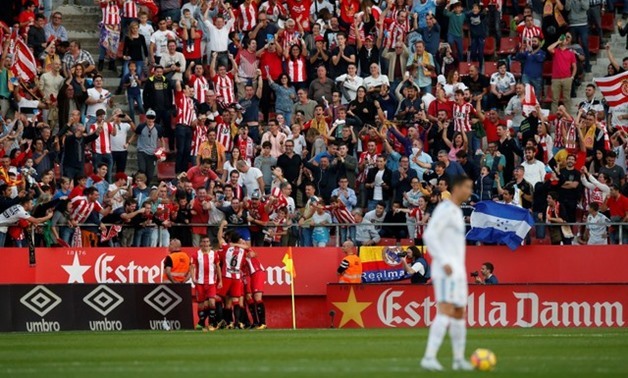 وتستمر هدايا جيرونا إلى برشلونة