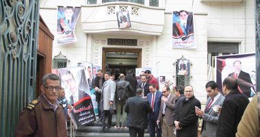 إقبال كثيف على انتخابات التجديد الثلثى لنادى القضاة عقب صلاة الجمعة