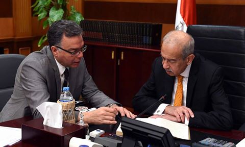 اسماعيل يتابع الموقف الخاص بعدد من المشروعات الجاري تنفيذها المتعلقة بقطاع النقل