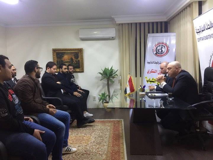 ”الصالون الفكري للشباب” يؤكد: قوتنا الفكرية والبشرية والاقتصادية