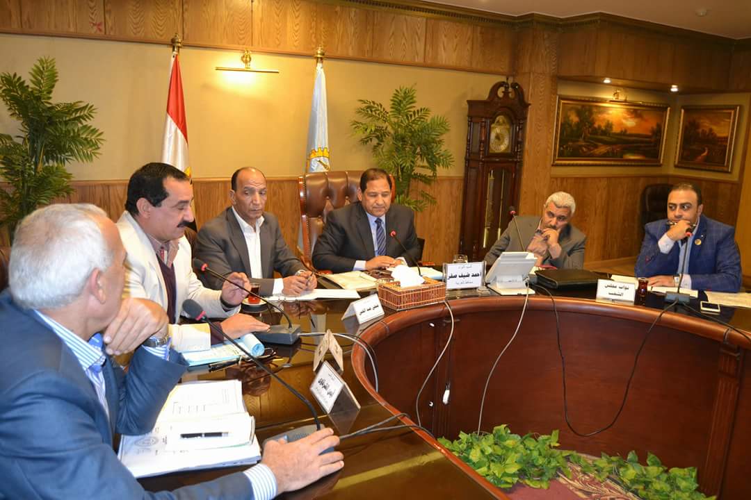 محافظ الغربية يشكيل لجنة لرد الشئ لأصلة بالمحلة الكبرى ووضع حلول مناسبة وفورية لها بالتنسيق بين الجهات