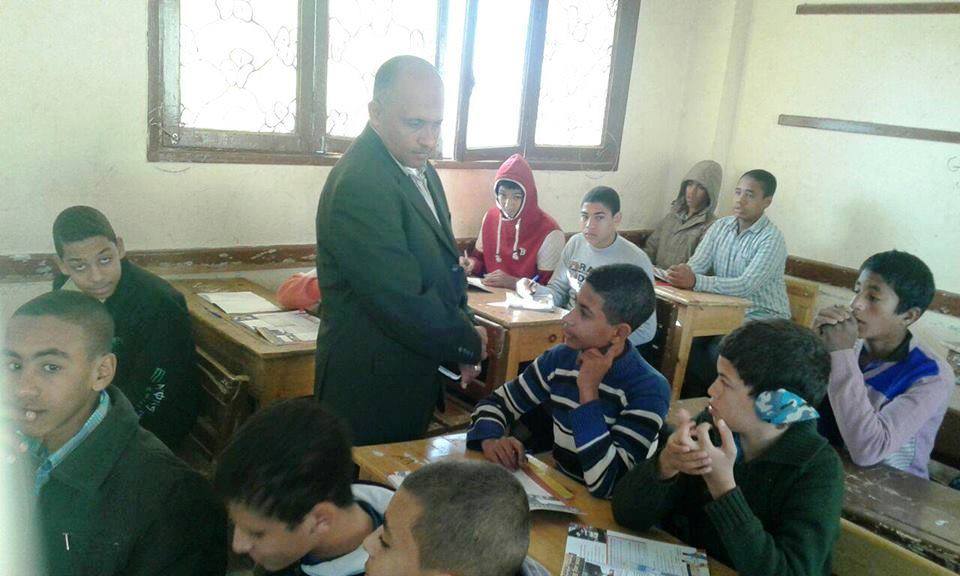 عمرو شحاتة : وكيل وزارة التربية والتعليم يقوم بجولة تفقدية لمدارس ادارة المنشاه التعليمية. 