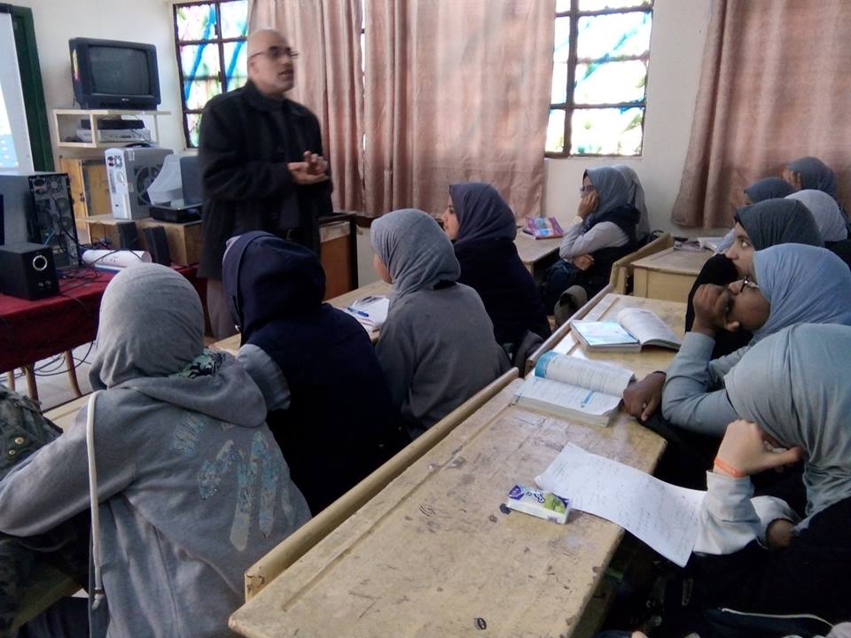 دمج المعاق التعليمي بمدرسة فاطمة الزهراء الثانوية للبنات بقنا