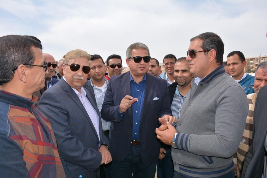 وزير الرياضة ومحافظ الإسماعيلية يتفقدان فرع النادى الإسماعيلي بأرض النخيل قبل افتتاحه