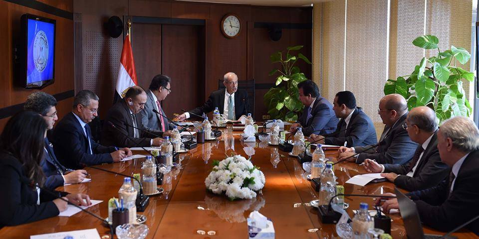 رئيس الوزراء يتابع الاجراءات التنفيذية لبدء تطبيق قانون التأمين الصحى الشامل