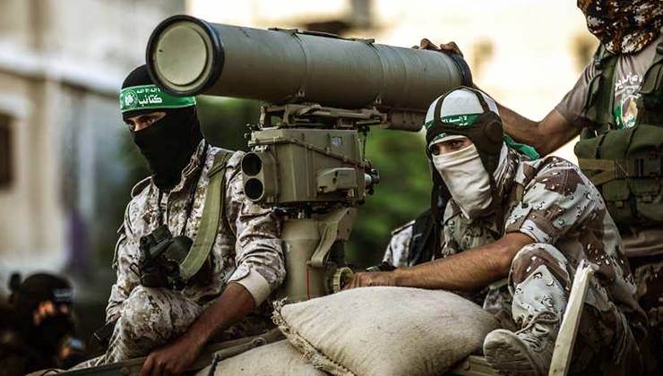 المضادات الأرضية تتصدى لطائرات العدو أثناء إغارتها على قطاع غزة