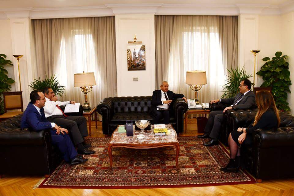 وزير الإسكان يستقبل نجيب ساويرس لمناقشة فرص الإستثمار العقاري بالمدن الجديدة