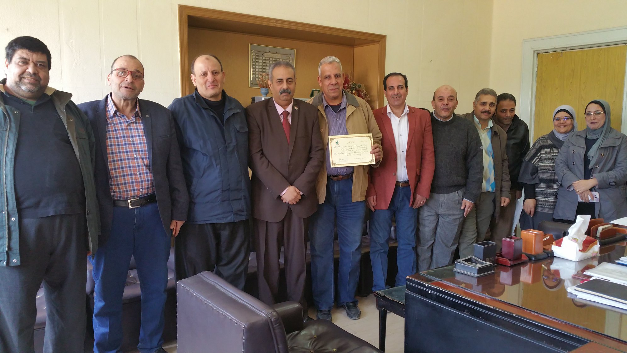 بالصور تكريم السيد محمود كمال ”بالموظف المثالى” بالمركز القومى للسينما