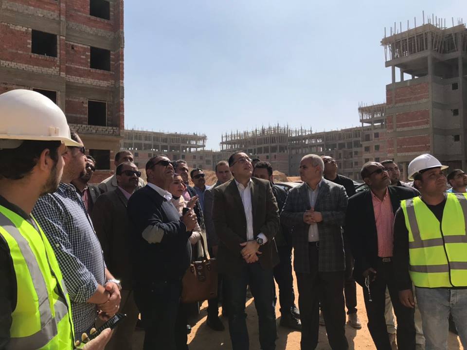 وزير الإسكان يتفقد أول عينات التشطيب بوحدات مشروع ”سكن مصر”بمدينة 6 أكتوبر الجديدة