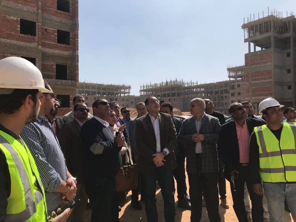 وزير الإسكان يتفقد أول عينات التشطيب بوحدات مشروع ”سكن مصر”بمدينة 6 أكتوبر الجديدة